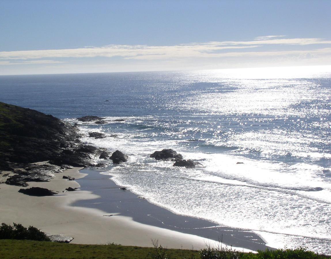 Oceanscape Luxury Beachfront Villas Scotts Head Exterior photo